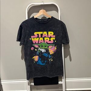 Star Wars Tshirt size medium Black and Green T-Shirt great like new condition